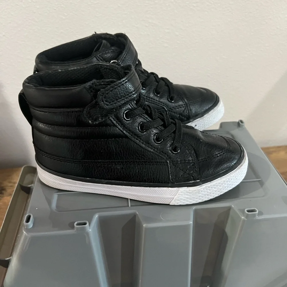 Children’s place Black High-Top‎ Kids Sneakers size 11